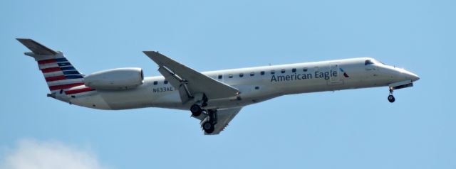 Embraer ERJ-145 (N633AE) - This American Eagle is moments from landing, summer 2019.