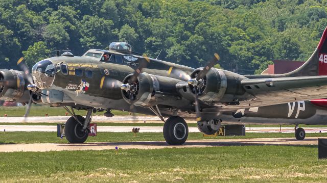 Boeing B-17 Flying Fortress (N7227C) - During the 2016 Spirit of St Louis Air Show. My one and only time seeing it, and unfortunately my last.