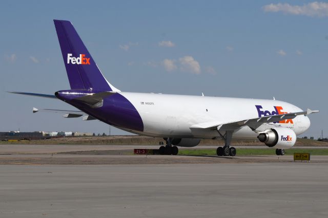 Airbus A300F4-600 (N682FE)