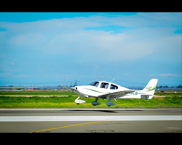 Cirrus SR-22 (N648CB)