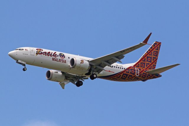 Boeing 737 MAX 8 (9M-LRG)