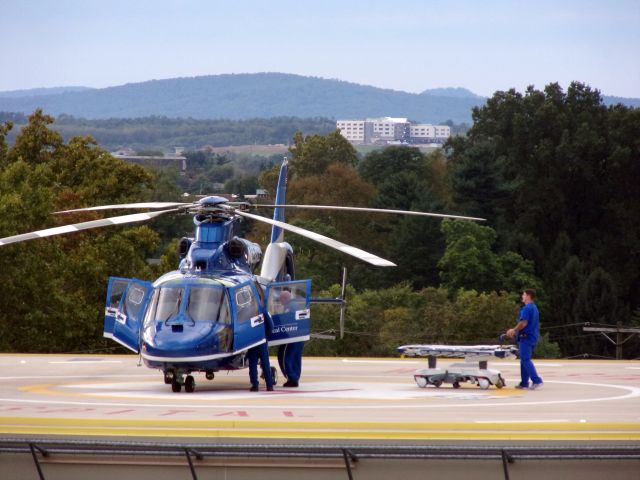 Aerospatiale Dauphin 2 (SA-365C) (N896LL)