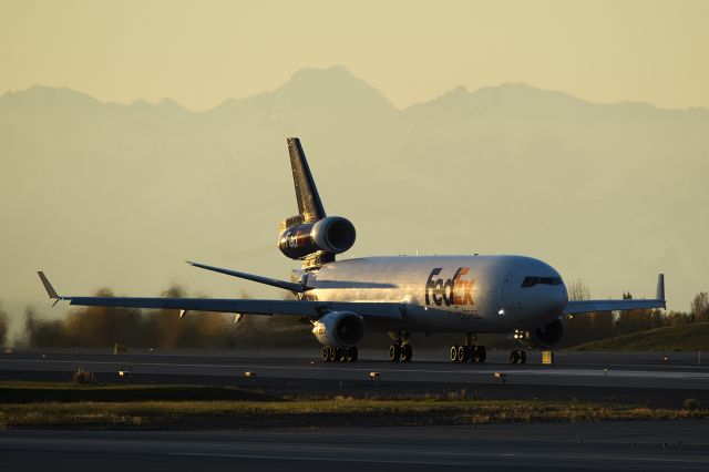 Boeing MD-11 (N614FE)