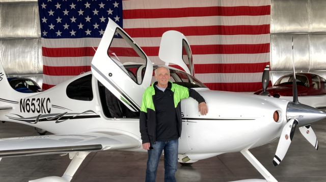 Cirrus SR-22 (N653KC) - New present...