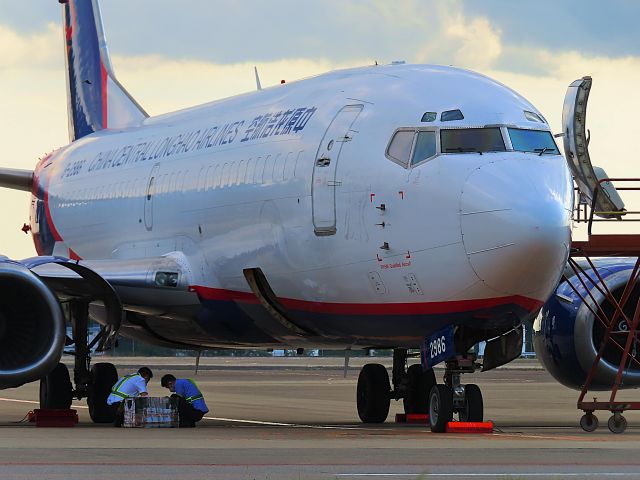 BOEING 737-300 (B-2986) - Photo taken on May 28, 2022.br /Overnight...the engine seems to be in bad shape.br /Only a 24-year-old Boeing 737 can do that!