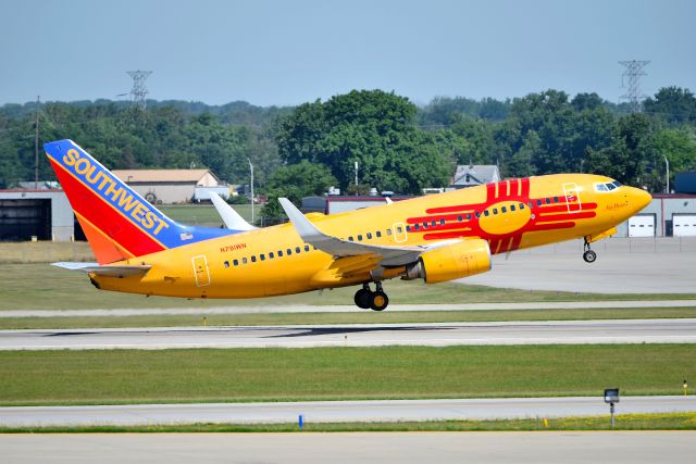 Boeing 737-700 (N781WN) - 5-L FLT 1222 IND-LAX