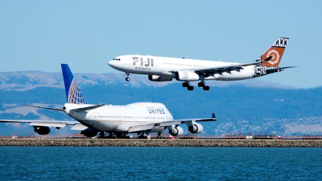 Airbus A330-200 (DQ-FJV)