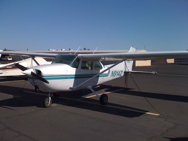 Cessna Skyhawk (N914Z) - Cessna 172 modified for aerial mapping photography.