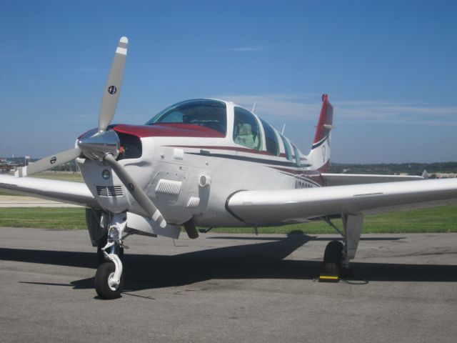 Beechcraft Bonanza (N266TC)