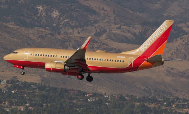 Boeing 737-700 (N792SW) - The last 737 delivered to Southwest before that airline changed to the Canyon Blue livery, N792SW, seen here on short final to runway 16R, is one of just three a/c in the SW fleet still wearing the Desert Gold paint scheme.