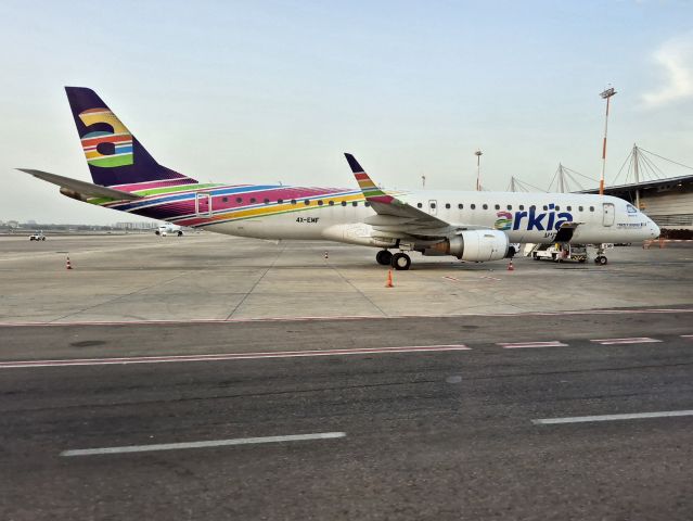 EMBRAER 195 (4X-EMF)