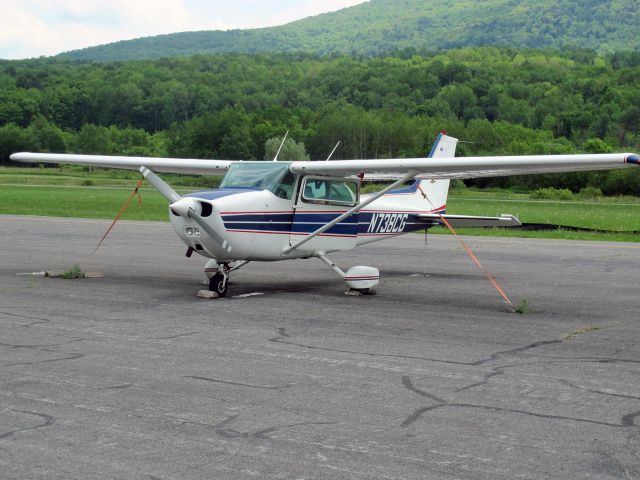 Cessna Skyhawk (N738CG)