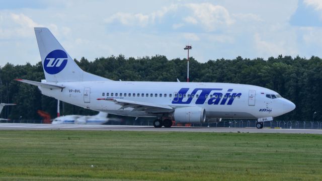 Boeing 737-500 (VP-BVL)