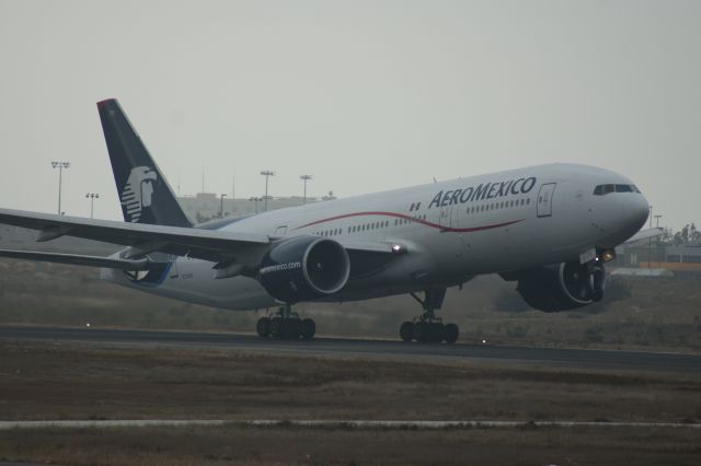 Boeing 777-200 (N774AM)