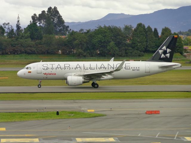 Airbus A320 (N477AV)