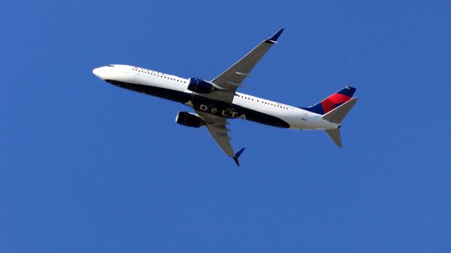 Boeing 737-900 (N897DN)