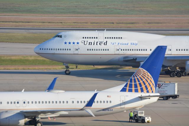 Boeing 747-200 (N118UA) - Old and New,,,,Employee 747 Farewell flight 10/18/2017