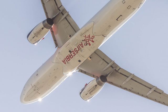 Airbus A320 (YU-APH)