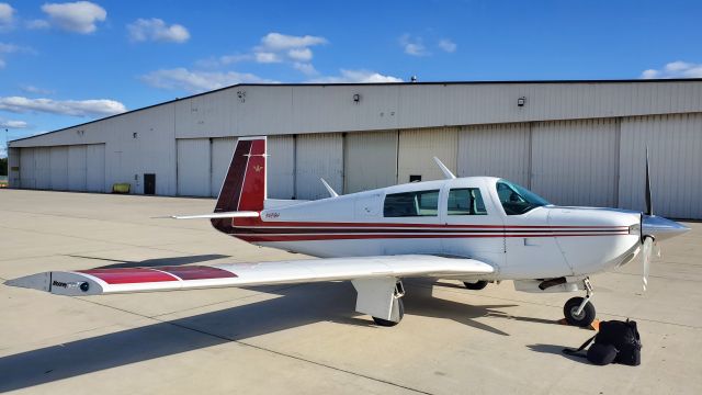 Mooney M-20 (N4218H)