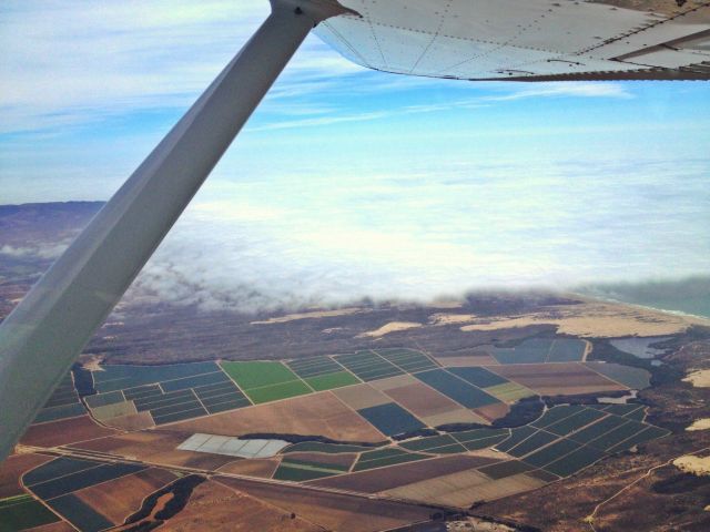 Cessna Skyhawk (N9877T) - Leaving Oceano.