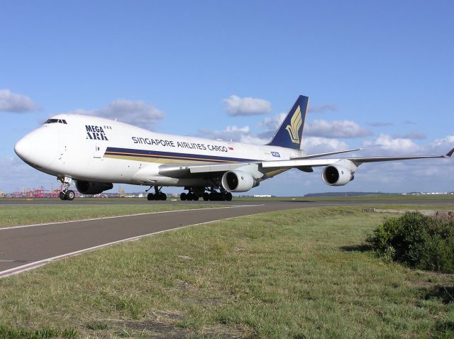 Boeing 747-200 (9V-SFK) - Seeing this 747 cargo was a nice surprise on the day?. I love this photo taken in Sydney Australia on 31/03/2007. MSN 28030 LN 1298.