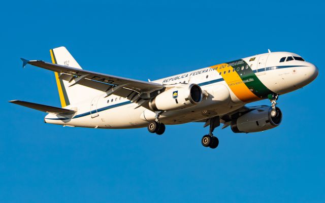 Airbus A319 (FAB2101)