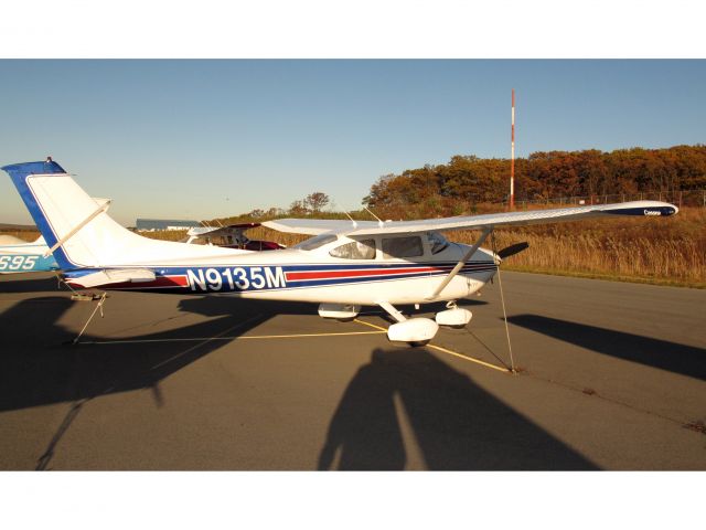 Cessna Skylane (N9135M) - A very good and reliable personal travel aircraft. 12 gph.