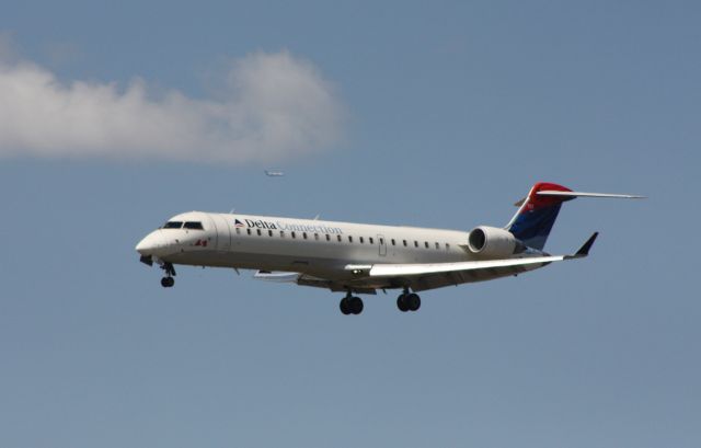 Canadair Regional Jet CRJ-700 —