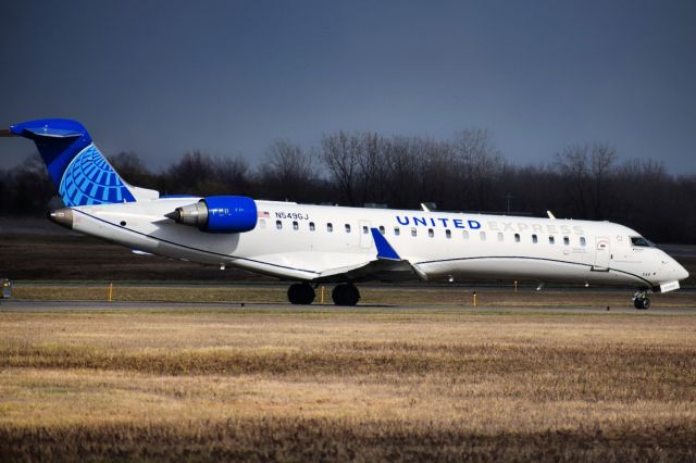 Canadair Regional Jet CRJ-700 (N549GJ) - Bombardier CRJ-550 operated by GoJet Airlines as UAL4572 from Chicago O'Hare (ORD) to Buffalo (BUF)