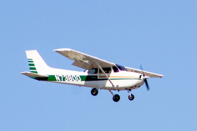 Cessna Skyhawk (N73800)