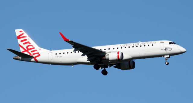 Embraer ERJ-190 (VH-ZPK) - Aussie Rob Short Final To Rwy 25