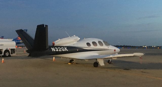 Cirrus Vision SF50 (N32GK)