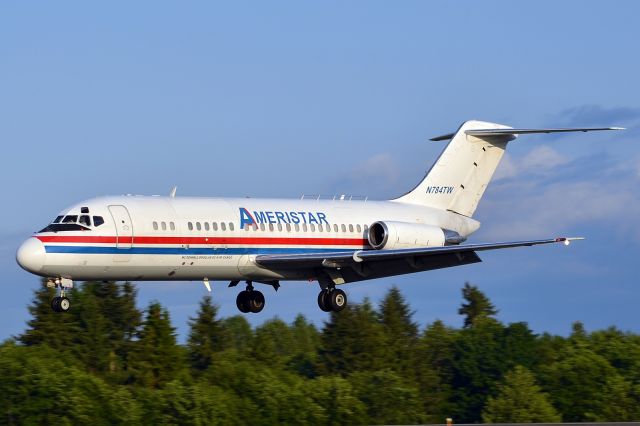 Douglas DC-9-10 (N784TW)