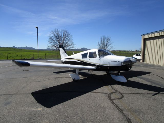 Piper Cherokee (N7635W)