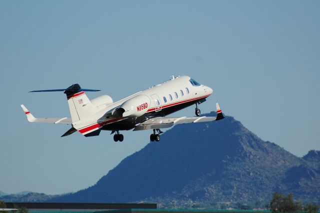 Learjet 60 (N95BD)