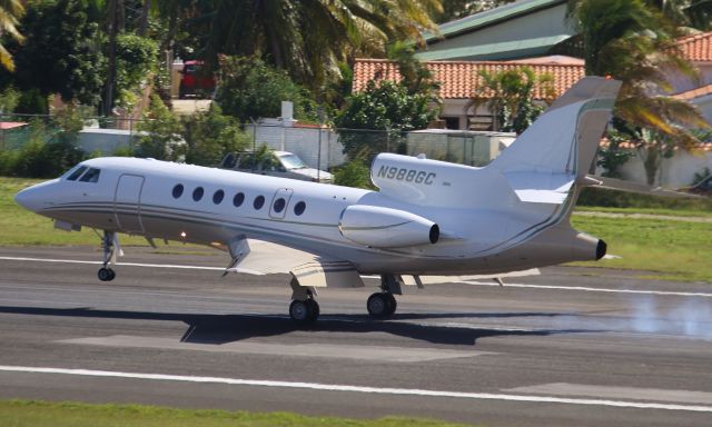 Dassault Falcon 50 (N988GC)