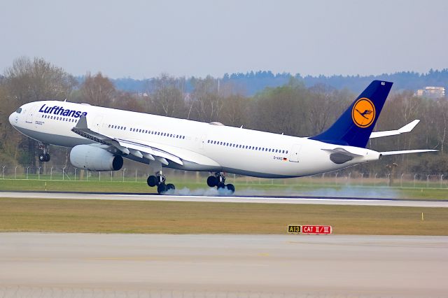 Airbus A330-300 (D-AIKG)