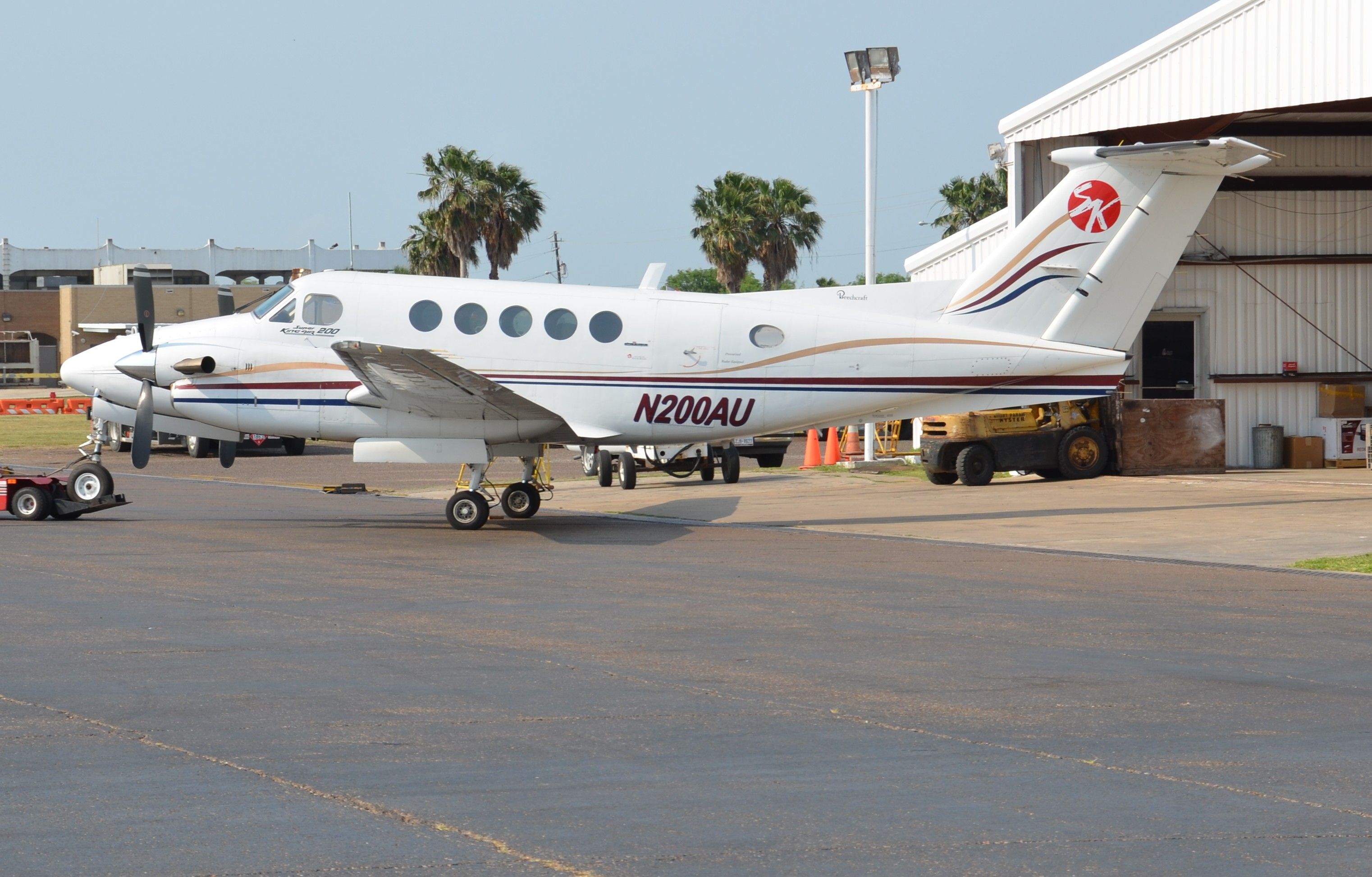 Beechcraft Super King Air 200 (N200AU)