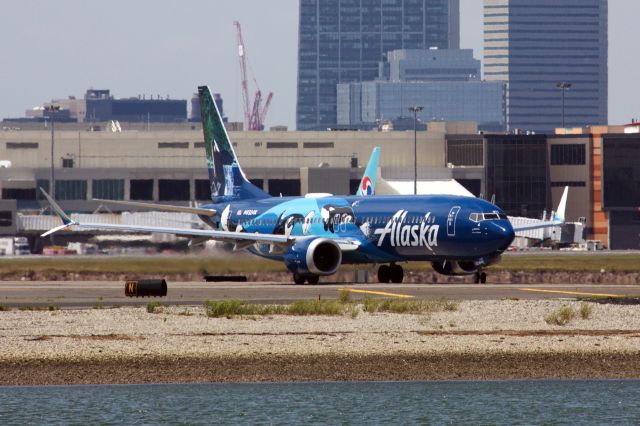 Boeing 737 MAX 9 (N932AK)