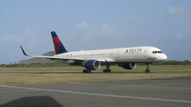 Boeing 757-200 (N694DL)