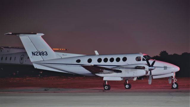 Beechcraft Super King Air 300 (N2883)