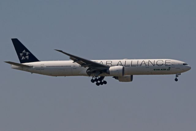 Boeing 777-200 (B-16715) - "Star Alliance" livery