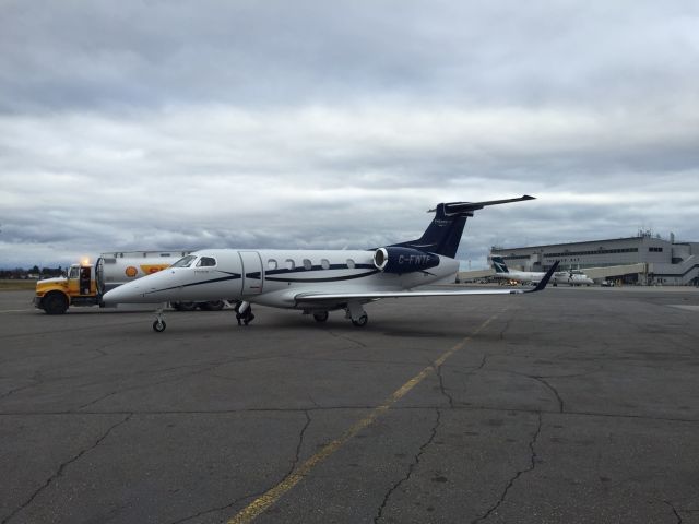 Embraer Phenom 300 (C-FWTF)