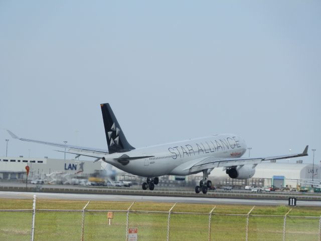 Airbus A330-200 (N280AV)