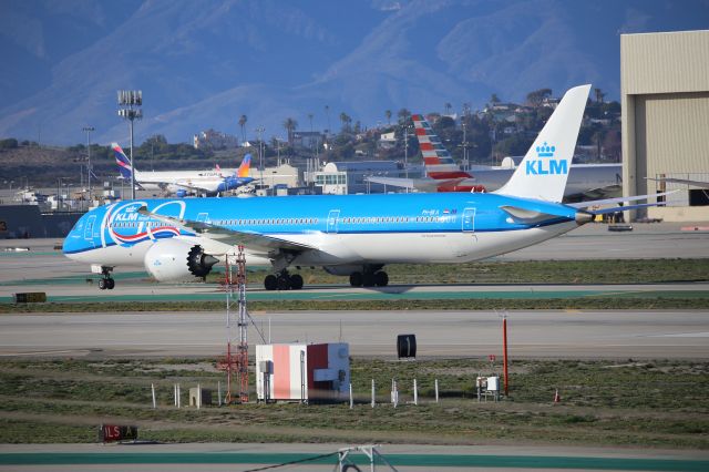 BOEING 787-10 Dreamliner (PH-BKA)