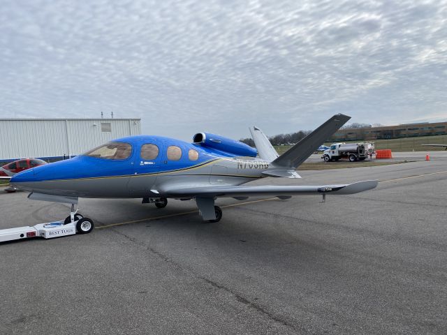 Cirrus Vision SF50 (N703RB)