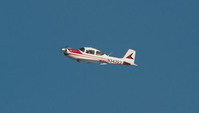 North American Rockwell Commander 200 (N34393) - Aircraft on cross wind from 09 at Carson City