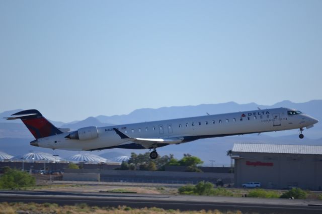 Canadair Regional Jet CRJ-900 (N825SK)