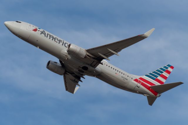 Boeing 737-800 (N929NN) - American Airlines Flight 2610 departs Cincinnati for Dallas in a pre-COVID world.