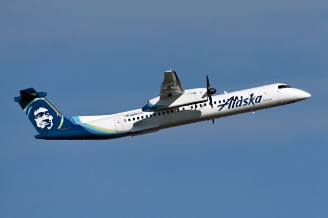 de Havilland Dash 8-400 (N400QX)